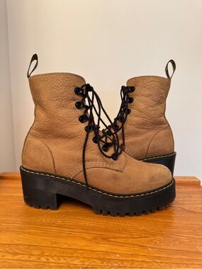 Dr. Martens Leona Boots